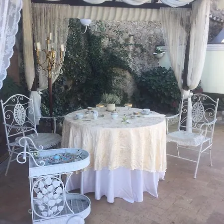 La Mimosa Bed & Breakfast *